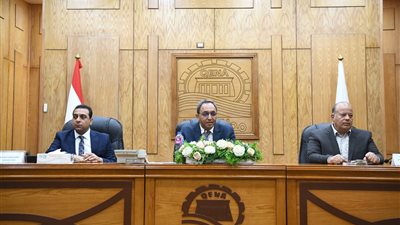 في لقائه مع المستثمرين.. محافظ قنا يؤكد التيسيرات مستمرة والدعم كامل لتحفيز الاستثمار