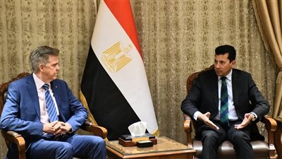 وزير الرياضة يلتقي رئيس الاتحاد الدولي للخماسي الحديث لتنظيم سلسلة بطولات كأس العالم 