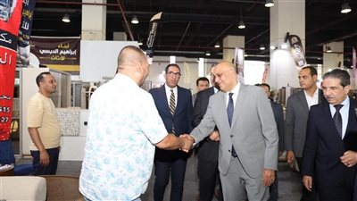 رئيس جهاز تنمية المشروعات ومحافظ دمياط في جولة تفقدية بمعرض صنع في دمياط