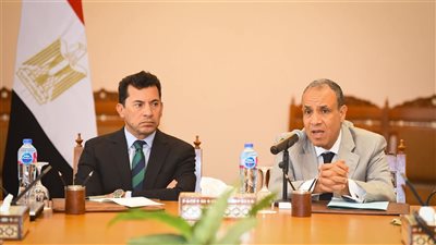 وزير الخارجية  يستقبل وزير الرياضة ويلتقى مع مجموعة من الشباب المشاركين فى نموذج محاكاة مجلس الشيوخ