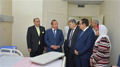 رئيس جامعة القاهرة يتفقد تطوير مستشفى الفرنساوي ويؤكد استعادة مكانته الطبية