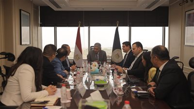 وزير السياحة يبحث مع أحد الشركات الصينية سبل تطوير السياحة النيلية في مصر