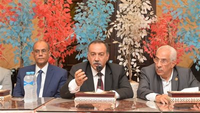 محافظ أسيوط يؤكد: نحترم أحكام القضاء ولن نسمح بتعطيل رسالة نادي أسيوط 