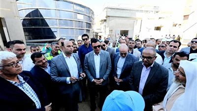 وزير الإسكان ومحافظ بني سويف يتفقدان محطة مياه الفقاعي بببا