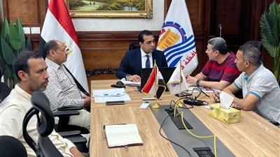 نائب محافظ قنا يتابع أعمال لجنة حصر المنشآت الآيلة للسقوط مع رؤساء الوحدات المحلية