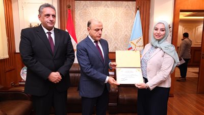 محافظ كفرالشيخ يكرّم المتميزين بالصحة.. تقديرًا لنجاح حملة «من بدري أمان» 