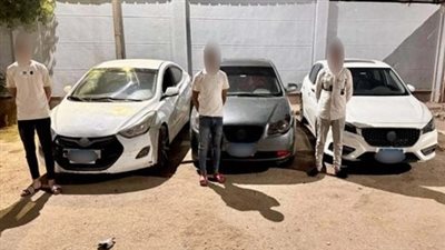 ضبط قائدى 3 سيارات بآداء حركات إستعراضية ببنى سويف