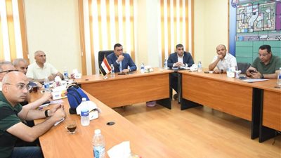 وزير الإسكان يتابع مشروعات النوبارية الجديدة