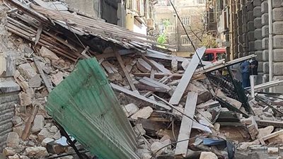 صرف تعويضات المصابين بحادث انهيار عقار العطارين.. توجيه عاجل من محافظ الإسكندرية