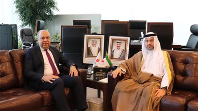 الحفني يبحث مع رئيس الإدارة العامة للطيران المدني تعزيز التعاون وتوسيع آفاق الشراكة في مجال صناعة النقل الجوي