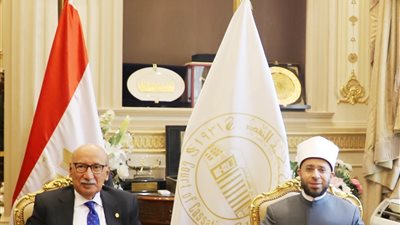 وزير الأوقاف يهنئ رئيس محكمة النقض بمنصبه الجديد ويشيد بدورها الوطني