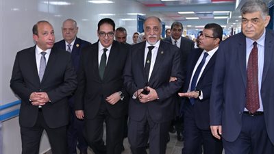 رئيس جامعة القاهرة يفتتح وحدة غسيل كلوي متطورة بمستشفى أبو الريش المنيرة