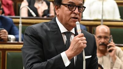 النواب يقر تعديل قانون تنظيم شئون المهن الطبية