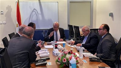 الطيران :  (٦٩) رحله جويه مجدولة اقلعت منها (٣٦) و(٣٣) رحله جاري استكمال إجراءات تشغيلها 