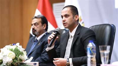 نائب وزير الصحة يوجه بتلبية مطالب الشباب مقدمي خدمات الرعاية الصحية