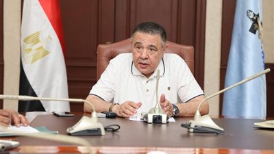 محافظ البحر الأحمر: لجنة ثلاثية لفحص عيادات وصيدليات الفنادق.. غلق فوري للمخالفين وخط ساخن لشكاوى السائحين