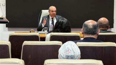 وزير الطيران المدني يلتقي السفراء الجدد ويستعرض جهود الدولة لتطوير القطاع باعتباره أحد المحركات الرئيسيه للنمو الاقتصادى