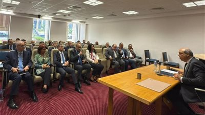 وزير الطيران يستعرض مع السفراء الجدد جهود تطوير القطاع لدعم النمو الاقتصادي