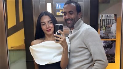 سلمى أبو ضيف تخطف الأنظار بإطلالة أنيقة بالأبيض والأسود