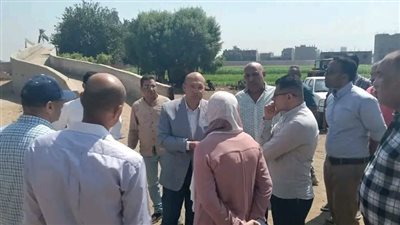 نائب محافظ الجيزة يتفقد مشروع خط الصرف الصحي بمنطقتي المتربة والحفرية بمركز أوسيم