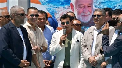 وزير الشباب والرياضة ومحافظ الجيزة يفتتحان حمام سباحة نُزل الشباب الدولي
