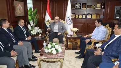 محافظ بني سويف يناقش  مع مسؤولى مصر الخير إجراءات ومتطلبات إعادة تأهيل وتطوير المنازل  ضمن مبادرة 