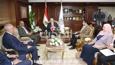 محافظ بني سويف يستقبل رئيس البورصة المصرية استعدادًا لانطلاق مؤتمر 