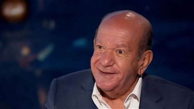 صاحب البهجة.. كارولين عزمي تنعي الفنان لطفي لبيب