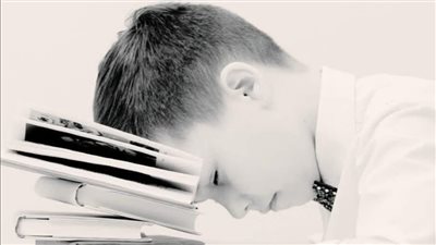 تحذيرات من الكبت العاطفي وتأثيره على الصحة النفسية والسلوك لدى الأطفال (فيديو)