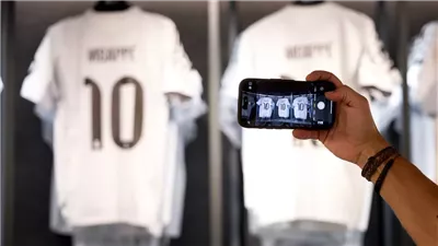 طوابير في شوارع مدريد بسبب قميص مبابي