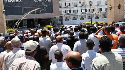 إخلاء مبنى ديوان عام محافظة أسوان في نموذج محاكاة لتجربة التعامل مع الأزمات