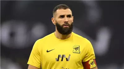 بنزيما يقترب من تمديد عقده مع الاتحاد السعودي حتى 2027