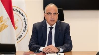وزير الري يبحث موقف عدد من المشروعات التنموية بشبه جزيرة سيناء والدلتا الجديدة وسيوة