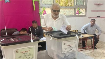 الفنان سامح الصريطي يدلي بصوته في انتخابات الشيوخ ويشيد بإقبال المواطنين