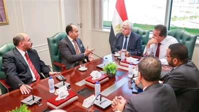 وزير الصحة يناقش مع وزير التعليم العالي تعزيز التعاون لعلاج الأورام السرطانية