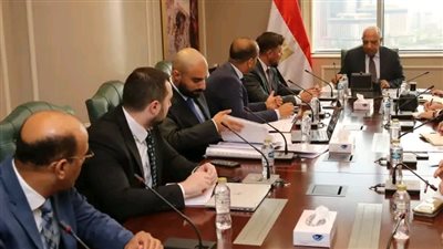 وزير الكهرباء يبحث مع المدير العام لهيئة الدولة للطاقة النووية الروسية توطين صناعة الأنظمة والمعدات والمهمات الكهربائية 