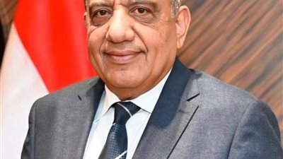 وزير الكهرباء يتابع تشغيل محطات جديدة وخطوط هوائية