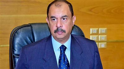 محافظ سوهاج: تواجد الأطباء طوال أيام العيد ضرورة لا تهاون فيها