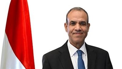 وزير الخارجية يؤكد في اتصال هاتفي مع نظيره السنغافوري على عمق العلاقات بين البلدين