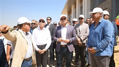 وزير الإسكان ومحافظ القاهرة يتفقدان مشروع إحياء حديقة الأزبكية