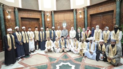 شيخ الأزهر يلتقي طلاب مدرسة الإمام الطيب ويستذكر حفظ القرآن