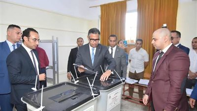 وزير التموين يدلي بصوته في انتخابات الشيوخ ويؤكد أهمية المشاركة باعتبارها واجبًا وطنيًا