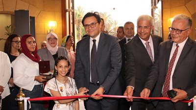 وزير الثقافة يفتتح الدورة الثالثة لبينالي القاهرة الدولي لفنون الطفل