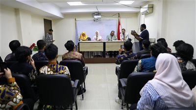 تدريب الوافدين على المقامات الصوتية بمركز التطوير
