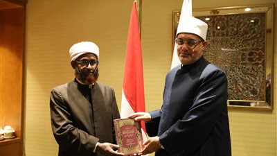 مفتي الجمهورية يبحث مع عميد أصول الدين بالهند سبل التعاون