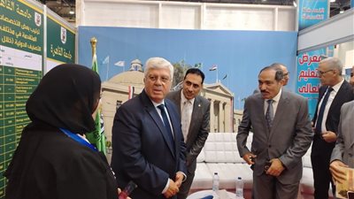 وزير التعليم العالي يثمن مشاركة جامعة القاهرة في معرض «أخبار اليوم»