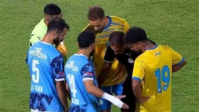 صدق أو لا تصدق.. مدافع بيراميدز يشارك بقميص زميله أمام الإسماعيلي