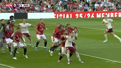 أرسنال يفتتح الموسم بفوز صعب على مانشستر يونايتد في عقر داره
