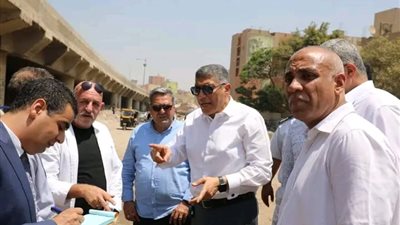 خلال جولة مفاجئة.. محافظ الجيزة يتفقد النظافة والإشغالات بعدد من الأحياء