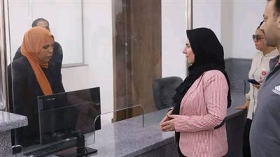 نائب محافظ دمياط تتفقد المركز التكنولوجي وخدمة المواطنين بالديوان العام
